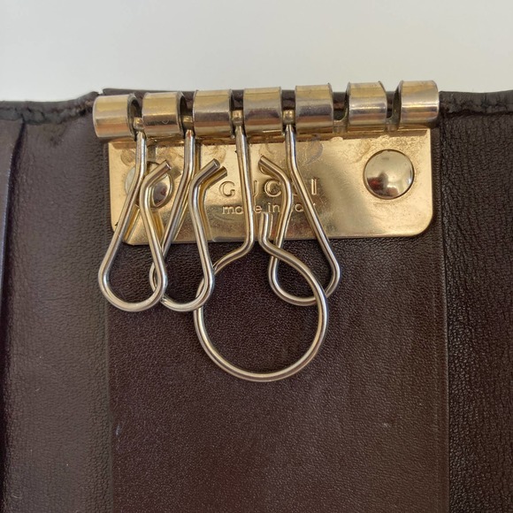 🤎🧨GUCCI Key Ring Case Brown Embossed Leather Micro Guccissima Gold Heart - Picture 7 of 11